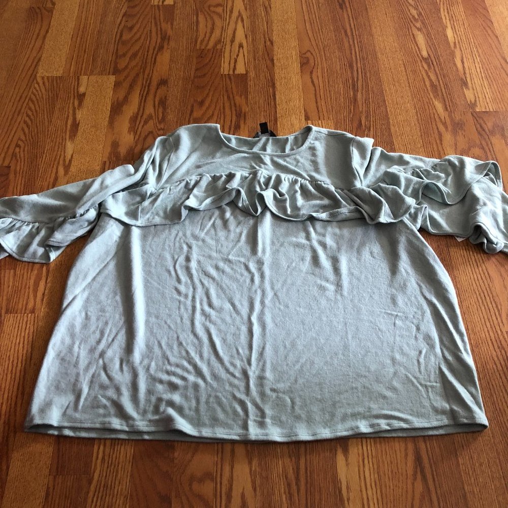 Plus Size Simply Vera Light Sage Ruffled Soft Cozy Sweater Size 3X